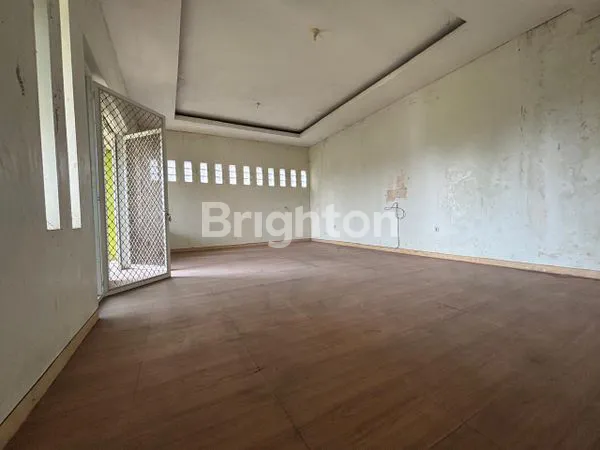 image RUMAH KAHURIPAN PARK 2 LANTAI HOOK DIJUAL (7)