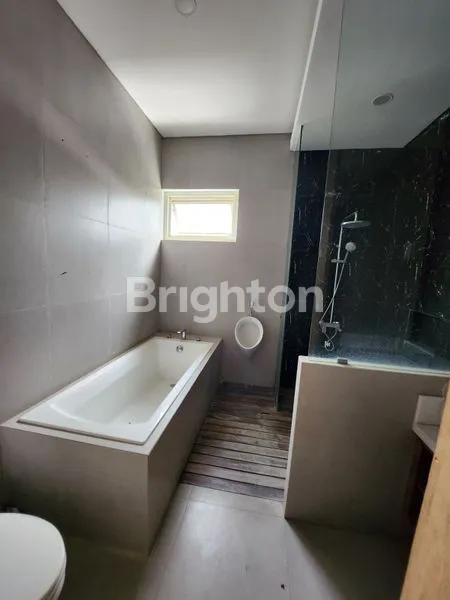 image RUMAH 2LT DI TAMAN WISATA REGENCY, BANGKINGAN - GRESIK (4)