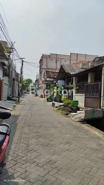 image RUMAH MODERN 3KT DI MANUKAN SURABAYA, SHM, DEKAT GWALK & PTC (8)