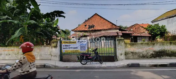 image TANAH LAPANG DENGAN BANGUNAN DI LOKASI BAGUS DI KOTA MOJOKERTO, COCOK UNTUK GUDANG, CAFE,  PABRIK (2)