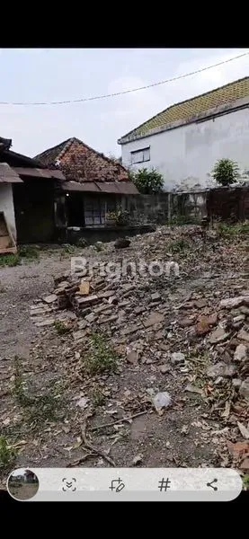 image TANAH LAPANG DENGAN BANGUNAN DI LOKASI BAGUS DI KOTA MOJOKERTO, COCOK UNTUK GUDANG, CAFE,  PABRIK (4)