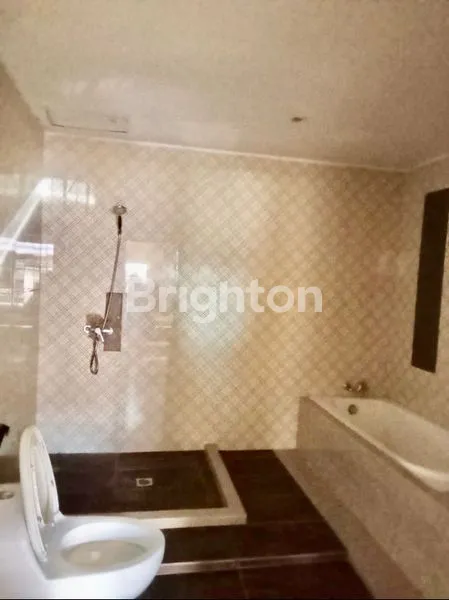 image DI JUAL RUMAH TENGAH KOTA  (6)