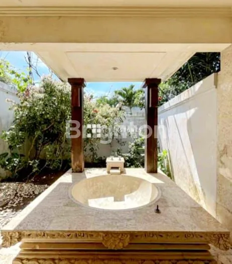 image WANT TO HAVE PERFECT OCEAN VIEW VILLA WITH OVERLOOKING JIMBARAN BEACH ? DONT MISS THIS (6)