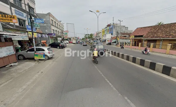 image DIJUAL RUKO GANDENG 2 PINTU 3 LANTAI PINGGIR JALAN GAJAH MADA (4)