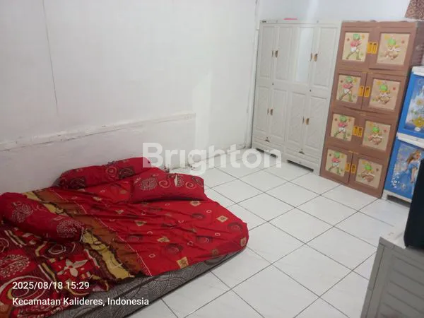 image RUMAH PINGGIR JALAN KALIDERES SHM, DEKAT SEKOLAH & PASAR (7)