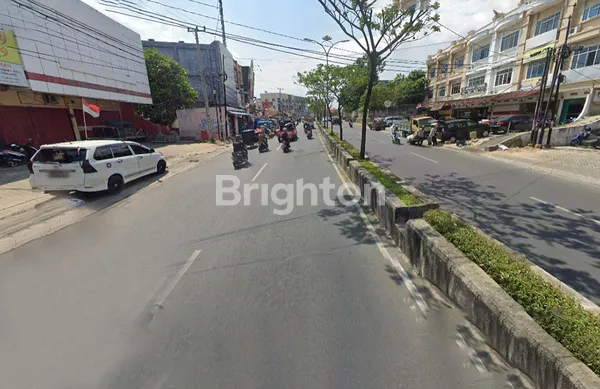 image SHOWROOM RUKO GANDENG 2 PINTU 3 LANTAI JALAN GAJAH MADA (4)