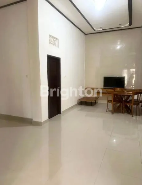 image DISEWAKAN RUMAH 2 LANTAI FUL FURNITUR DI GATSU TENGAH (5)