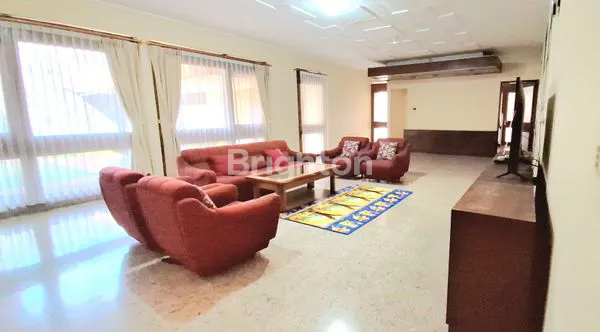 image RUMAH MEWAH 840M² DI SUKAJADI, COCOK KANTOR/USAHA (4)