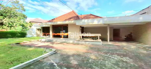 image RUMAH MEWAH 840M² DI SUKAJADI, COCOK KANTOR/USAHA (7)