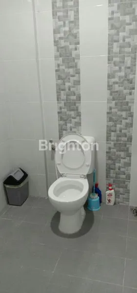 image MAU USAHA LANGSUNG CUAN DI JAKARTA TIMUR RUKO GANDENG 3,5 LANTAI SUPER STRATEGIS DI PASAR REBO DKI JAKARTA LOKASI PREMIUM, DEPAN JALAN RAYA BESAR AKSES SUPER MUDAH, RAMAI LALU LINTAS, COCOK UNTUK SEGALA JENIS USAHA (6)