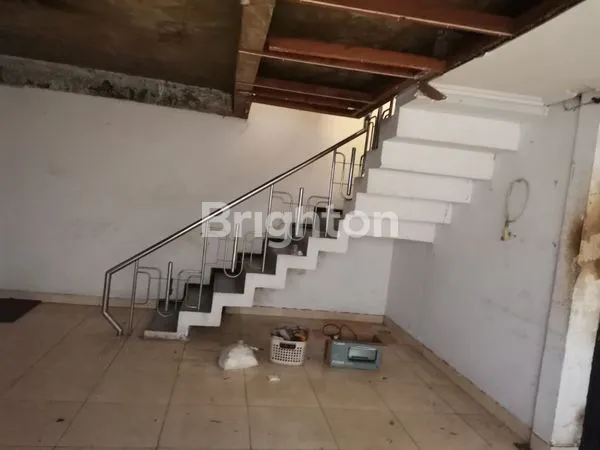 image RUMAH 2 LANTAI SIAP HUNI DI JL VIRGO, LOKASI STRATEGIS (3)