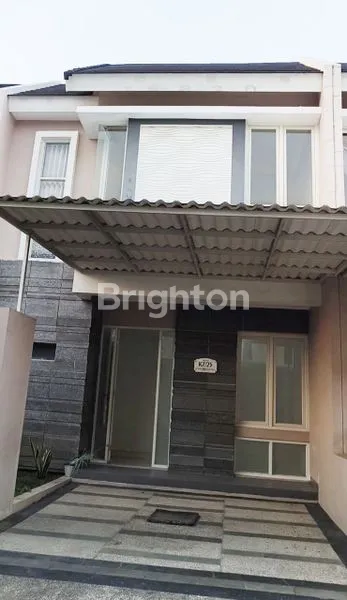 DISEWAKAN RUMAH KONDISI BAGUS PURI SAFIRA REGENCY MENGANTI WIYUNG CITRALAND SURABAYA BARAT