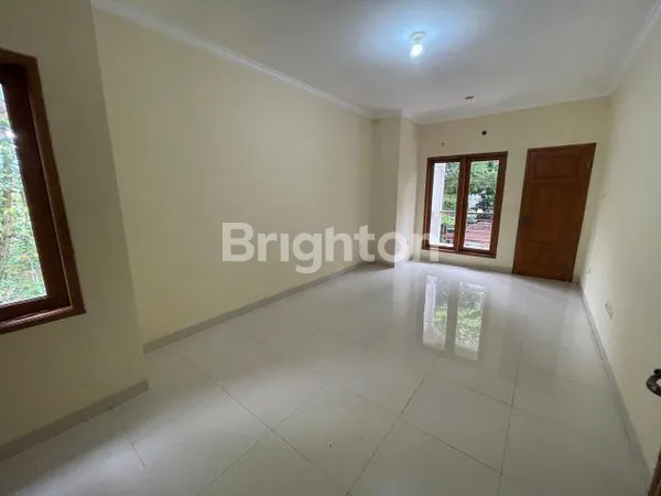 image TURUN HARGA..!!!!DIJUAL RUMAH MEWAH 2 LANTAI DICLUSTER  JATIKARYA CIBUBUR  JAWA BARAT (5)