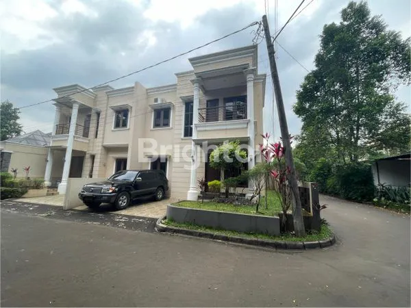 image TURUN HARGA DIJUAL RUMAH MEWAH 2 LT , HARGA  ASYIK POSISI HOOK DI CLUSTER JATIKARYA (1)