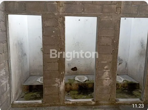 image GUDANG LUAS, PINGGIR JALAN ASPAL, STRATEGIS HANYA 5 MENIT KE TERMINAL JOMBOR. (5)