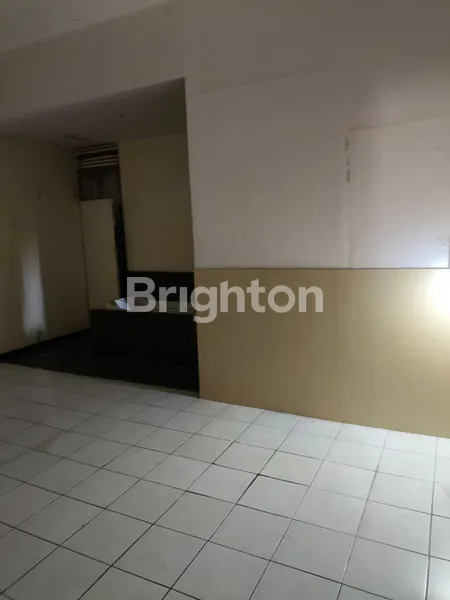 image RUKO STRATEGIS TIGA LANTAI DI PUSAT BISNIS TUBAN (3)