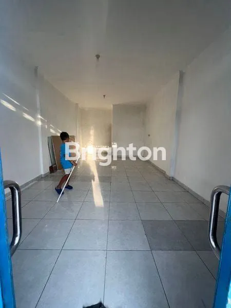 image STAND TOKO 1 LANTAI DIPINGGIR JALAN RAYA DIAREA WISATA PANTAI PERERENAN CANGGU  (3)