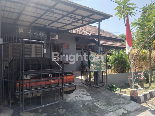 image RUMAH MEWAH 1 1/2LANTAI STRATEGIS DEKAT UNESA DAN ROYAL PLAZA KETINTANG (2)