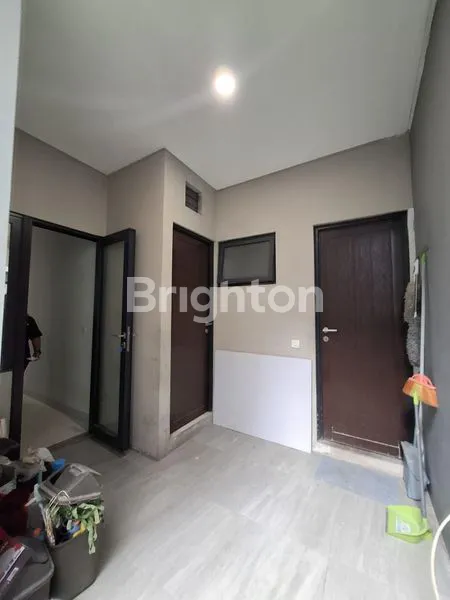 image RUMAH MEWAH 2 LANTAI CLUSTER BELLWOOD KOTA WISATA (7)