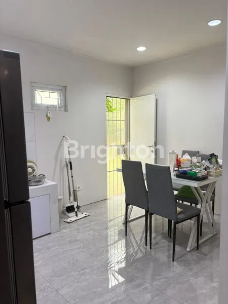 image RUMAH CANTIK 2 LANTAI SIAP HUNI CUMA 1M AN  DI FLEEKHAUZ BSD CITY (3)