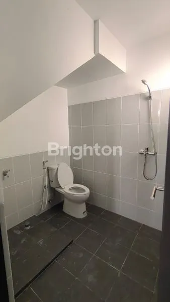 image RUMAH THE TOPAZ RESIDENCE - SUMMARECON MAKASSAR (4)