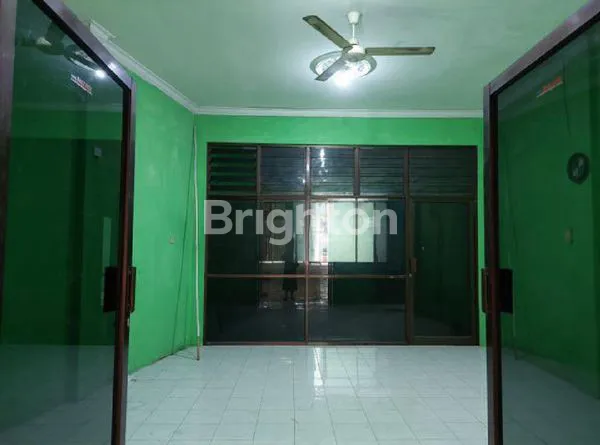 image GUDANG EX SHOWROOM PINGGIR JALAN RAYA GAJAH SAMBIREJO GAYAMSARI SEMARANG DEKAT DENGAN RELOKASI PASAR JOHAR ARTERI SOEKARNO HATTA (4)