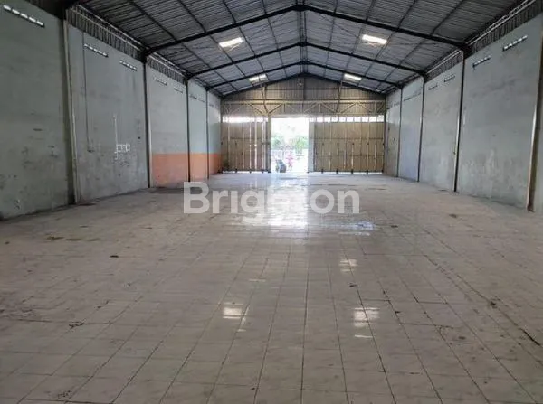 image GUDANG EX SHOWROOM PINGGIR JALAN RAYA GAJAH SAMBIREJO GAYAMSARI SEMARANG DEKAT DENGAN RELOKASI PASAR JOHAR ARTERI SOEKARNO HATTA (1)