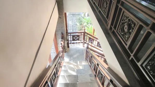 image VILLA LUAS TANAH 5 ARE , FULLY FURNISHED WITH POOL– LOKASI STRATEGIS & NYAMAN (8)