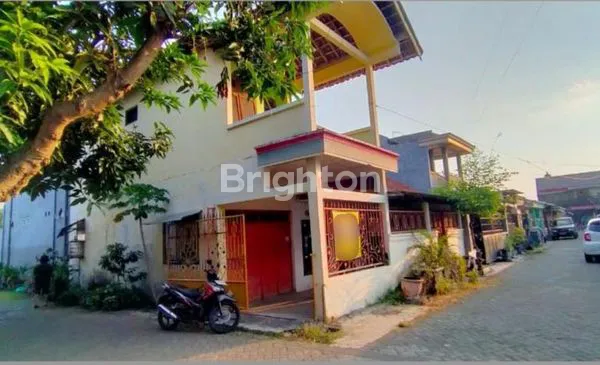 image RUMAH 2 LANTAI SIAP HUNI DEKAT JALAN NASIONAL  (1)