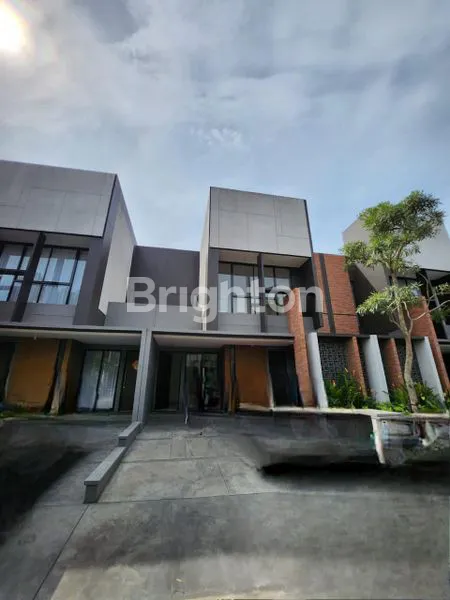 image RUMAH CANTIK 2LANTAI SUVARNA SUTERA TANGERANG (1)