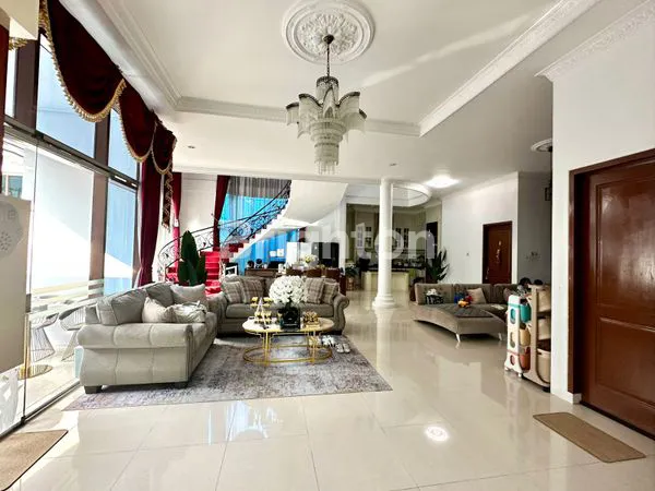 image RUMAH MEWAH LUXURY SIAP HUNI AREA BULUSAN TEMBALANG SEMARANG (1)