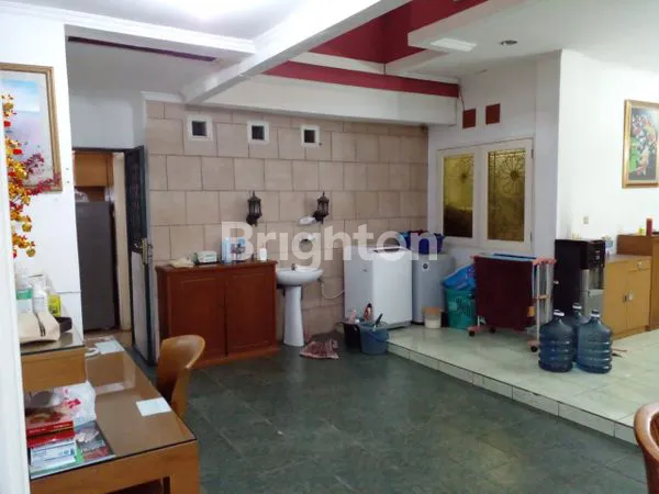 image RUMAH MEWAH DENGAN SUASANA HIJAU & KOMUNITAS HANGAT DI GIRILOKA BSD (8)