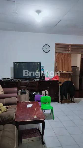 image RUMAH DI PUSAT KOTA PAMULANG BISA LANGSUNG HUNI DENGAN ATAU TANPA SEDIKIT PERBAIKAN (4)