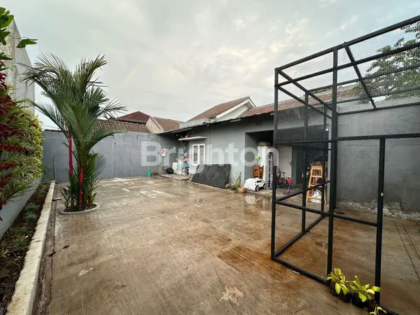 image RUMAH CANTIK SIAP HUNI STRATEGIS DAN LUAS DI ACROPOLIS KARADENAN CIBINONG (4)