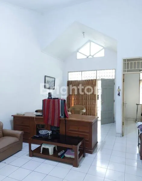 RUMAH STRATEGIS DI TAMAN SURYA