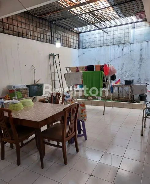 image RUMAH STRATEGIS DI TAMAN SURYA CENGKARENG KALIDERES JAKARTA BARAT (4)