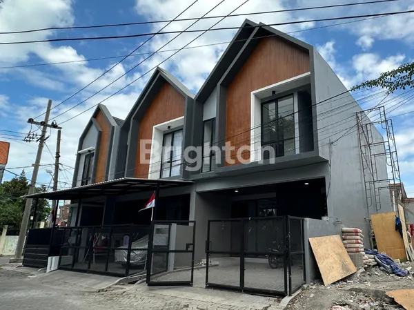 image RUMAH BARU SCANDINAVIAN DI MANYAR DEKAT GALAXY MALL DAN PAKUWON CITY (2)