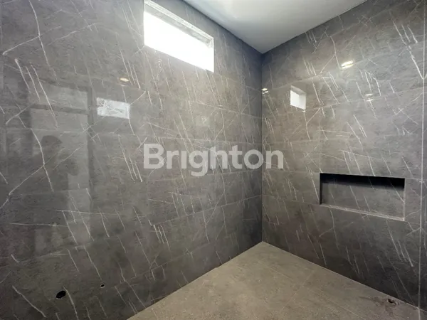 image RUMAH BARU SCANDINAVIAN DI MANYAR DEKAT GALAXY MALL DAN PAKUWON CITY (8)