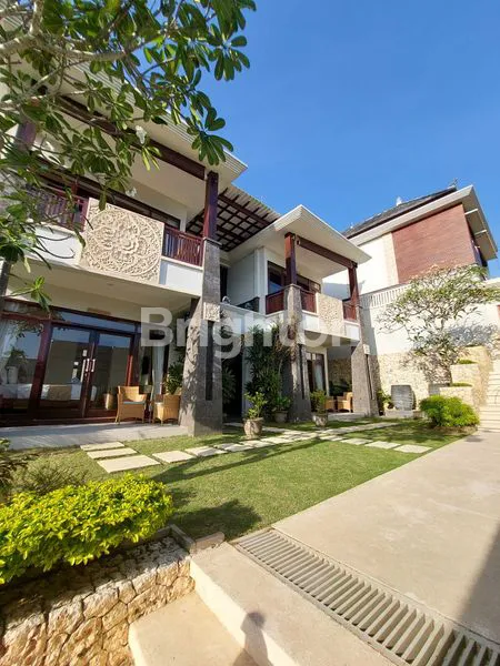 DIJUAL 2 VILLA  MEWAH DALAM 1 SERTIFIKAT- LOKASI PREMIUM DEKAT HOTEL ALILA ULUWATU BALI