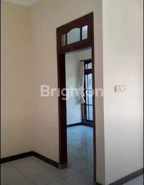 image RUMAH MEWAH 250M² ONE GATE SYSTEM DI KUTISARI SURABAYA (4)