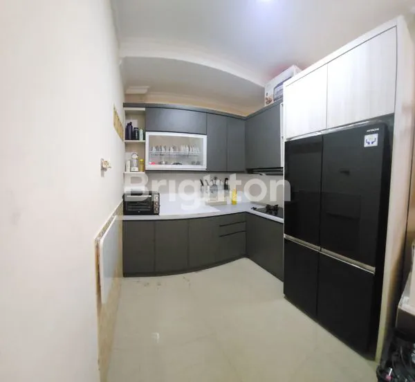 image RUMAH EKSOTIS 3 LANTAI DI LINGKUNGAN KOMPLEK (6)