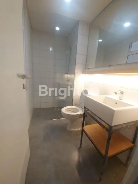 image RUMAH 2 LANTAI FLEEKHAUZ PERBATASAN BSD DAN GADING SERPONG (6)