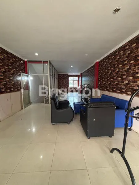 image RUKO 3 LANTAI STRATEGIS DI MT HARYONO BALIKPAPAN, DEKAT MALL (3)