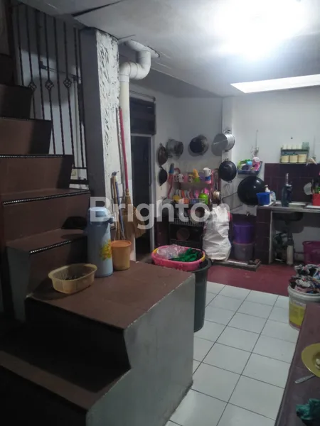 image RUMAH STRATEGIS DI DEPOK SEBERANG PASAR DEPOK JAYA 1 (6)
