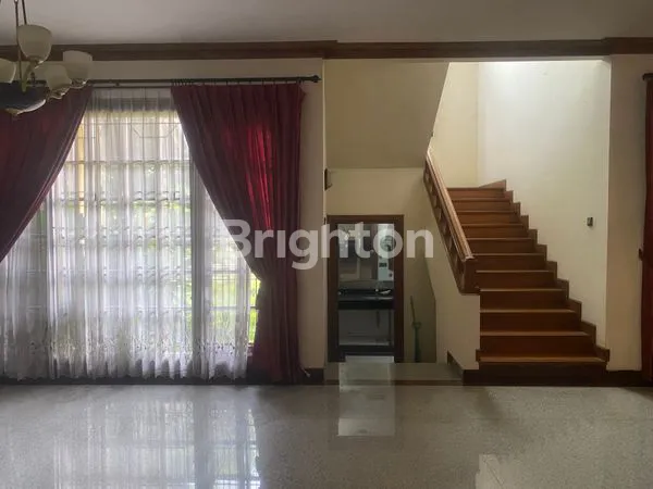 image RUMAH MEWAH DI HOOK HARGA MURAH DI KEMANG REGENCY BEKASI (4)