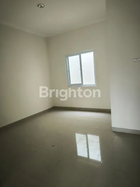 image RUMAH BARU 2 LANTAI DI GADING SERPONG, 3KT, DEKAT SMS & SEKOLAH (8)