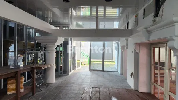 image RUMAH PANTAI MUTIARA 750M2 ADA PARKIRAN KAPAL PRIBADI VIEW LAUT HGB TERMURAH!! NEGO MUARA KARANG JAKARTA UTARA (5)