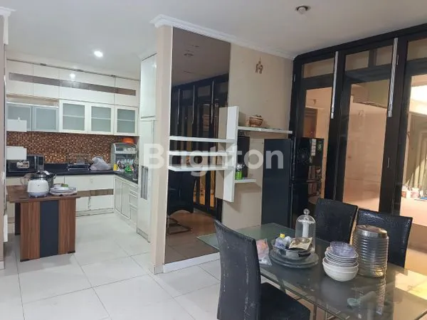 image RUMAH 2 LANTAI  BAGUS SIAP HUNI FULL FURNISH MANYAR DEKAT NGAGEL NGINDEN SEKOLAH PETRA (5)