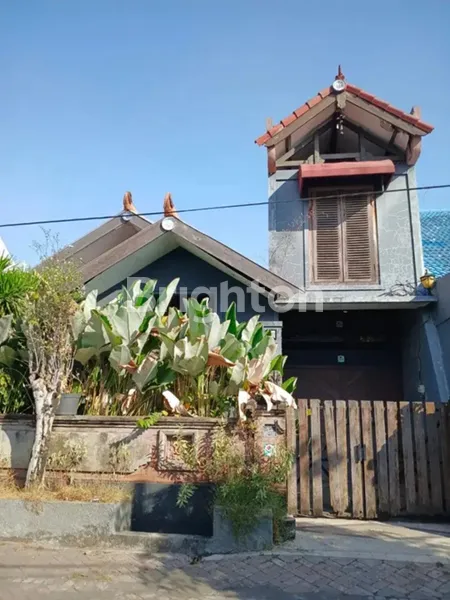 image RUMAH SECOND TERAWAT NIRWANA EXECUTIVE PERUMAHAN SURABAYA TIMUR DEKAT MERR (1)