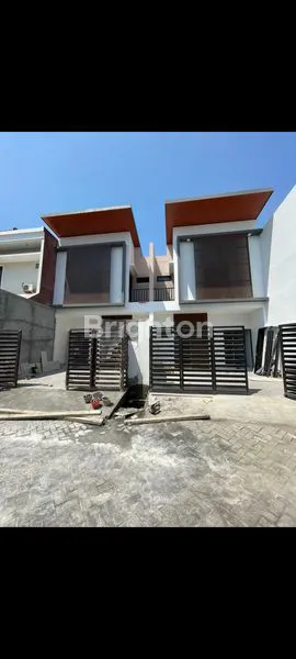 image SUTOREJO NEW GRESS MODERN TROPICAL 2 LANTAI SIAP HUNI LUX (1)